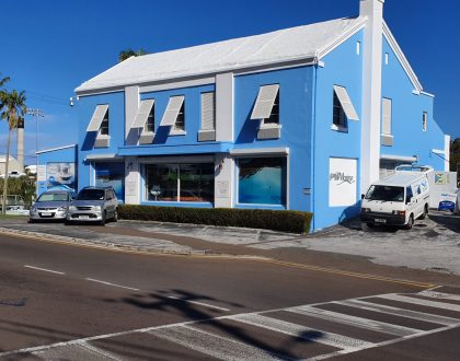 PW Marine Choose Selectron to Upgrade Security at Hamilton Store